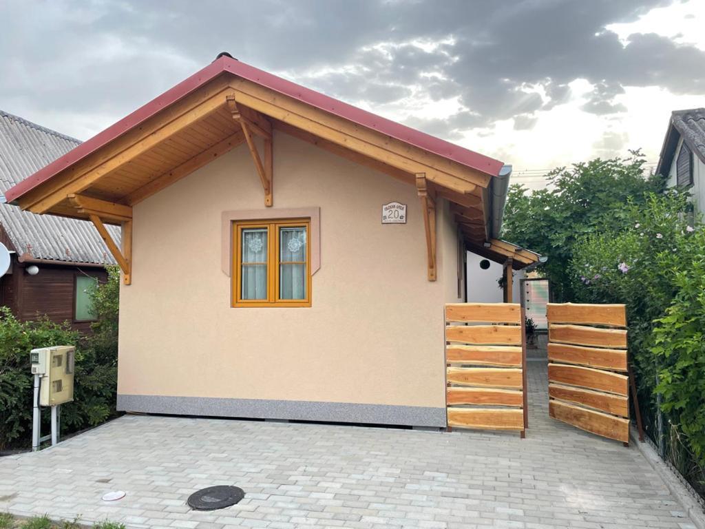 Ibolya Apartman Csisztapuszta Exterior photo