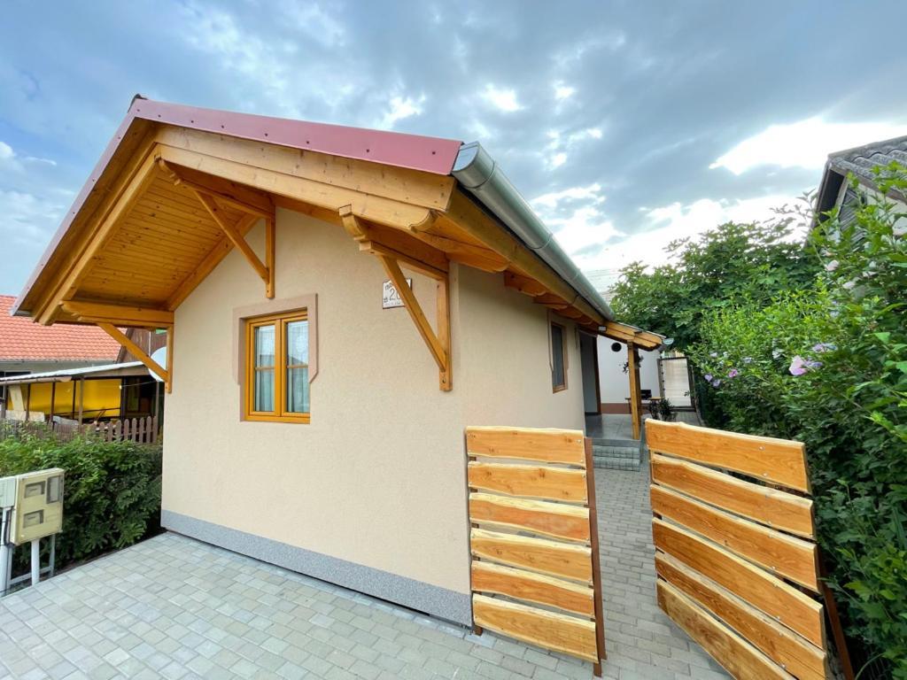 Ibolya Apartman Csisztapuszta Exterior photo