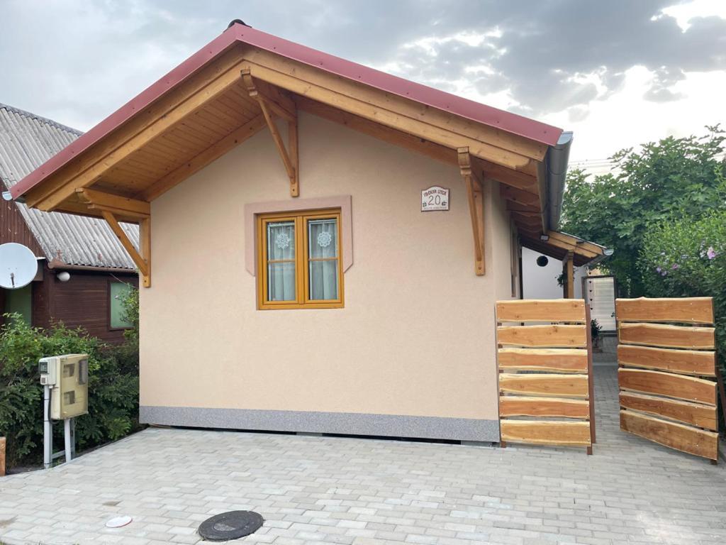 Ibolya Apartman Csisztapuszta Exterior photo
