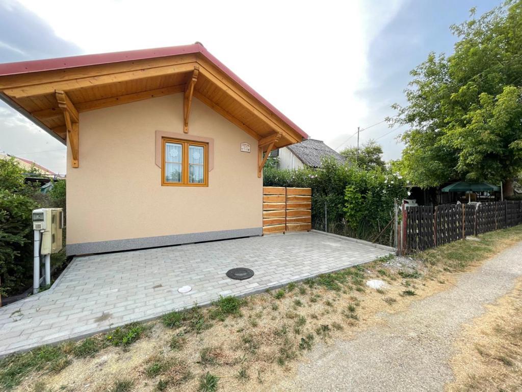 Ibolya Apartman Csisztapuszta Exterior photo