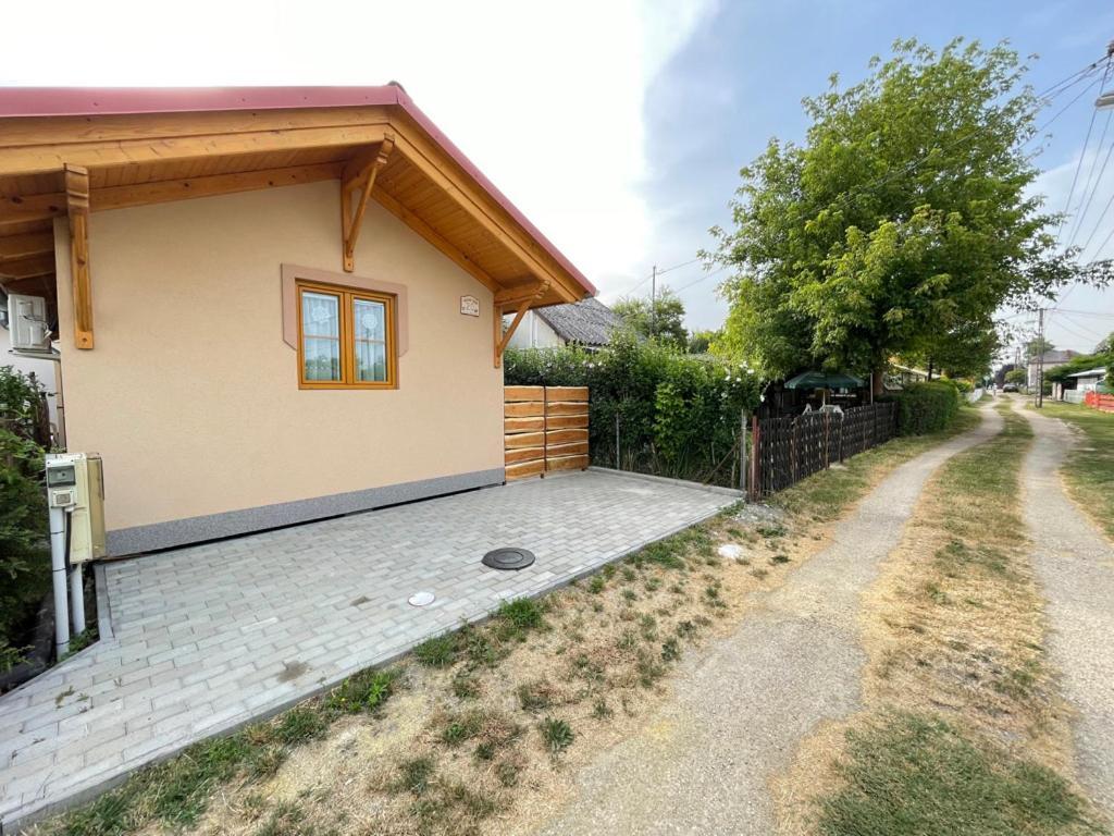 Ibolya Apartman Csisztapuszta Exterior photo